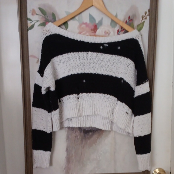 Hollister Off-the-Shoulder Black and White Sweater - Picture 1 of 6